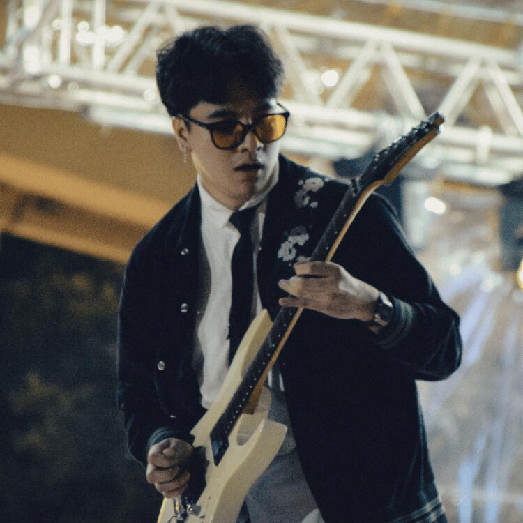 Lead Guitarist